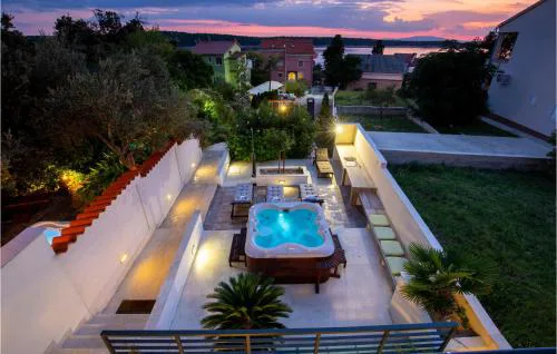 4 Bedroom Amazing Home In Barbat