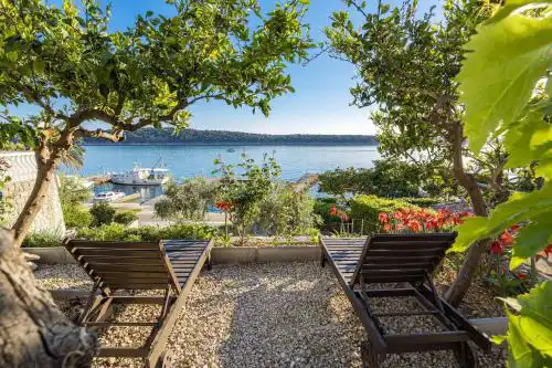 Apartments Jurica - Sea View & Boat Mooring