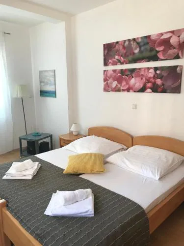 Appartementanlage Vila Anica Mit Schönem Pool