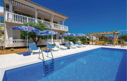 Beautiful Apartment In Barbat With Wifi