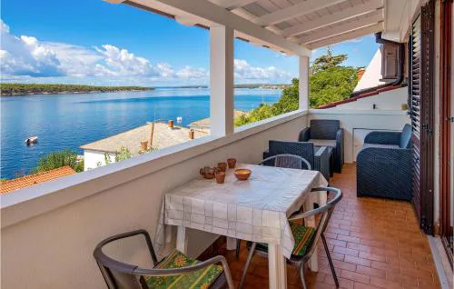 Cozy Apartment In Barbat-Rab