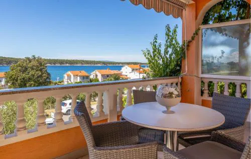 Lovely Apartment In Barbat Na Rabu
