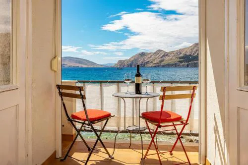 Apartment Nora by the Beach