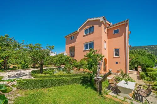 Apartments Lidija in a Quiet Area