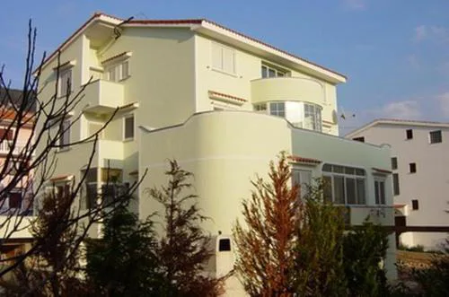 Apartments Luka 3