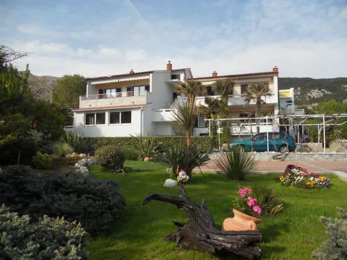 Apartments Mihalić I