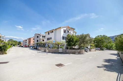 Apartments with a parking space Baska, Krk - 22414