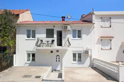 Apartments with a parking space Baska, Krk - 24409