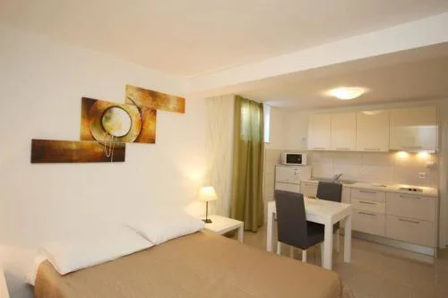 Appartement in Baška mit gemeinsamem Pool und Grill