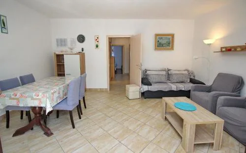 Charmante Wohnung in Baška mit Eigener Terrasse