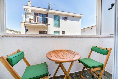 Malerisches Apartment nur 500 Meter zum langen Strand mit Privatparkplatz, Balkon