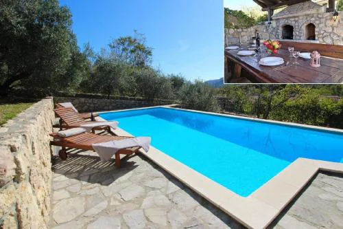 Renoviertes Steinhaus mit Garten und Pool ideal für ein erholsamen Urlaub