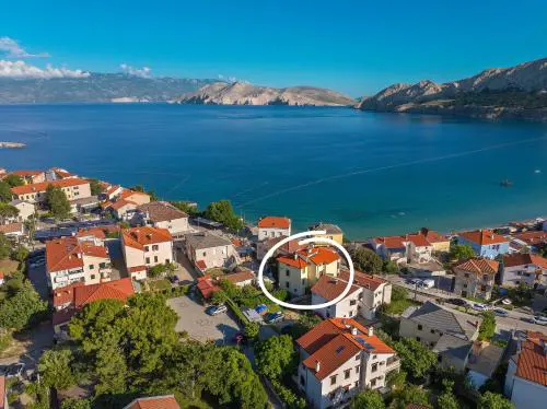 Studio Apartments Cavrak with Terrace