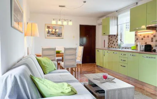 1 Bedroom Lovely Apartment In Belej