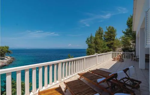 Amazing Home In Blato With Wifi