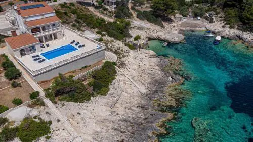Holiday House Nova