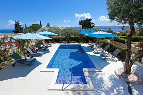 Apartments Šemper - HEATED POOL