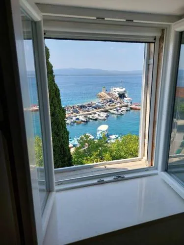 Centrum Bol Apartment - One Minute from the Sea
