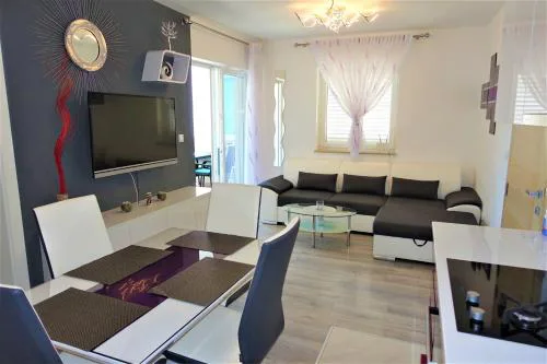 New and modern apartment Karavona Bol