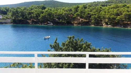 Holiday House Jagoda -First Row to the Sea Brbinj
