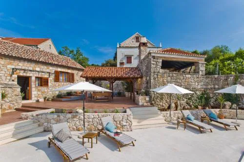 Villa Kate -with private pool and BBQ