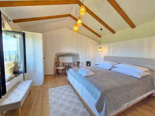 Cozy cottage with seaview and parking ideal for small family
