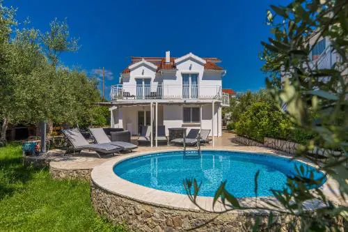 Cozy holiday house in Brzac