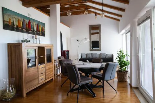 Officinalis - Family Vacation House