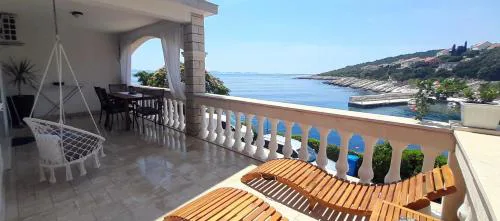 Apartment Zavalatica 184a