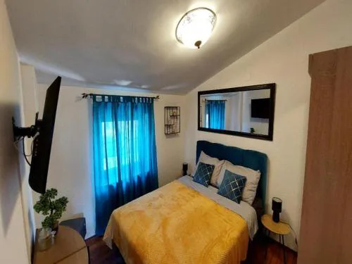 4 Colors Rooms, Cres