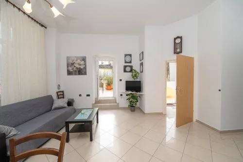Aparment Kod Kule
