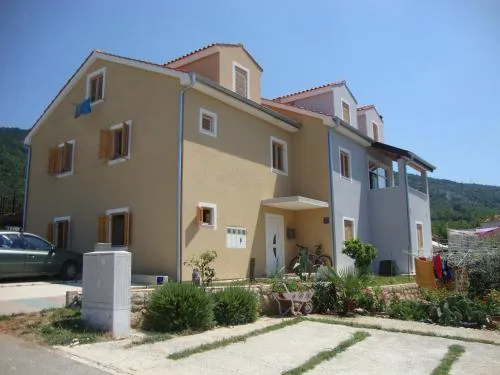 Apartments with parking space Cres - 15672