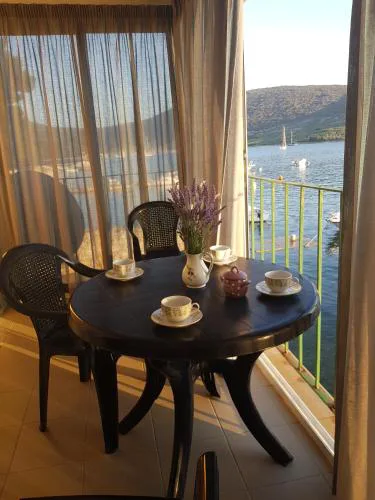 Cres view apartments