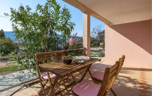 Nice Apartment In Cres With Wifi