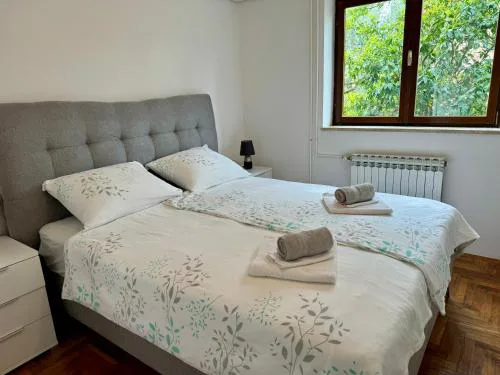 Room Tinna Cres