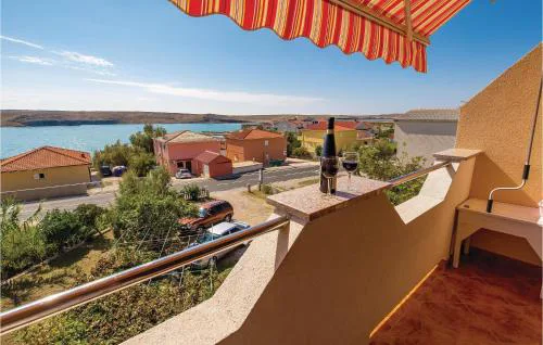 Beautiful Apartment In Dinjiska