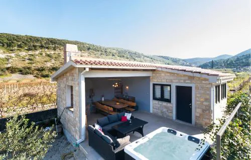 1 Bedroom Beautiful Home In Dol Postira