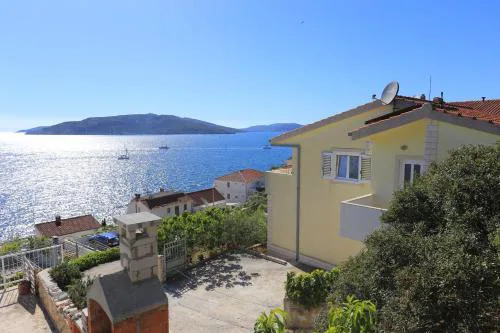 Apartments by the sea Okrug Donji, Ciovo - 17232