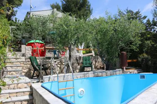 Family-friendly apartments with swimming pool Okrug Donji, Ciovo - 8072