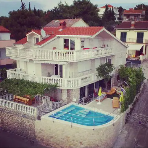 Stonehouse with swimming pool Villa Anita