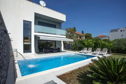 Villa Tesa 2