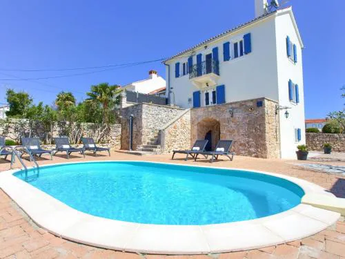 Holiday Home Steinvilla Margaret mit Pool und besonderem Flair by Interhome