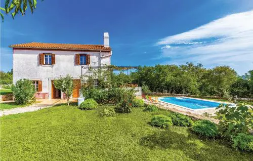 Lovely Home In Garica With Wifi
