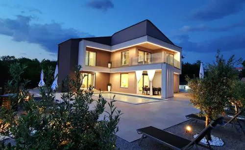 Villa La Vie with private pool