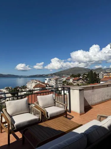 4-Bedroom Family Paradise with Top View