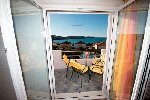 Apartment for 4 near the beach