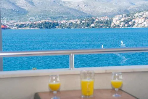 Apartment in Okrug Gornji with sea view, terrace, air conditioning, WiFi 5051-2
