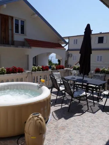 Apartment Lucky with Jacuzzi