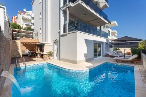 Apartments Aqua