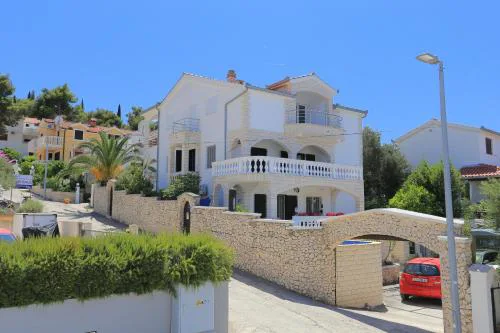 Apartments by the sea Okrug Gornji, Ciovo - 8625